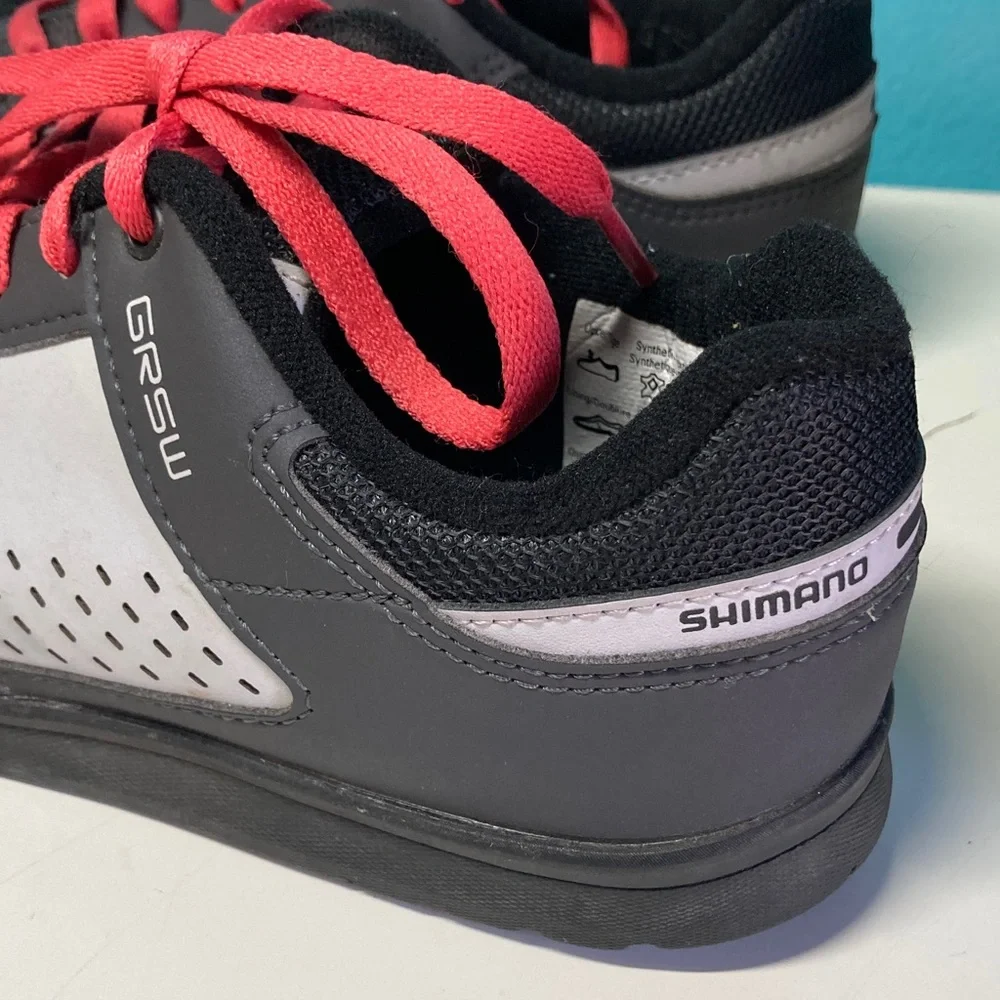 Shimano GRSW 500 Womens Size 38 Athletic Cycling Shoes Gray US Size 7.5
